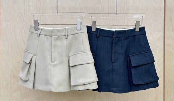 Mini skirt with big pocket